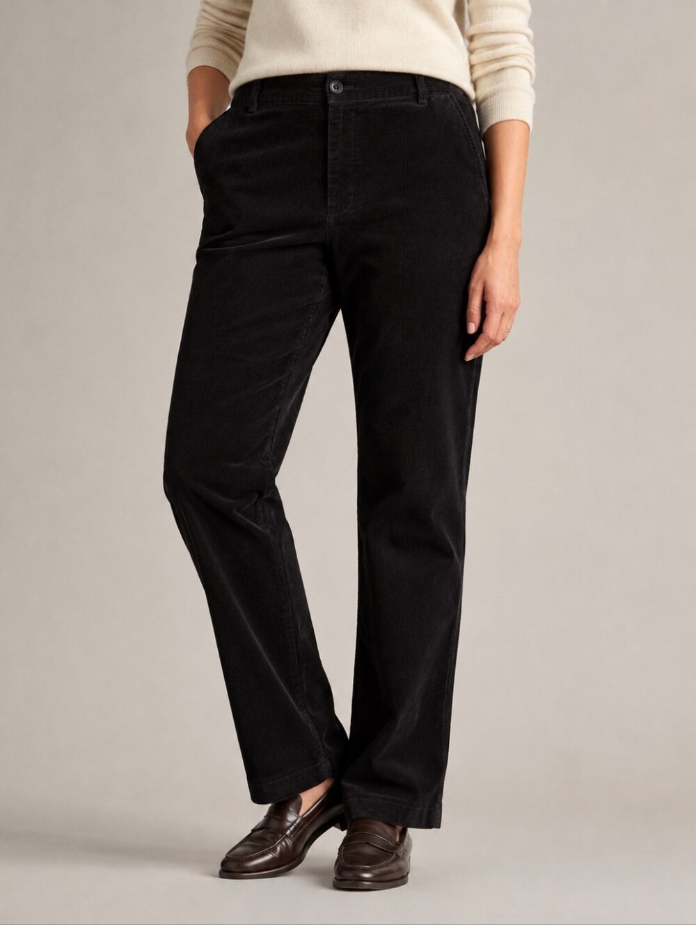 L.L. Bean Favorite Fit Black Corduroy Straight Leg Pants Womens Size 10